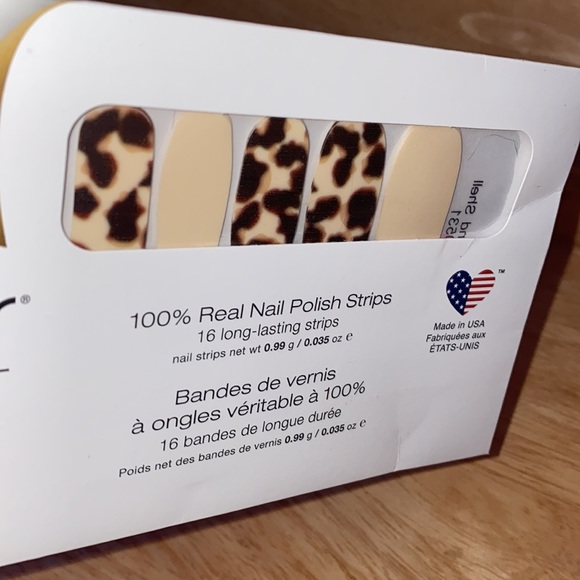 “Show and Shell” Color Street, 100% Nail Polish Strips - Picture 2 of 4